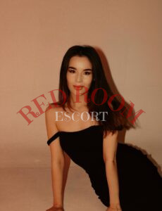 Эскортница Авери - грудь 1, рост 170 см, вес 49 кг, цвет волос Русые, этничность Азиатская