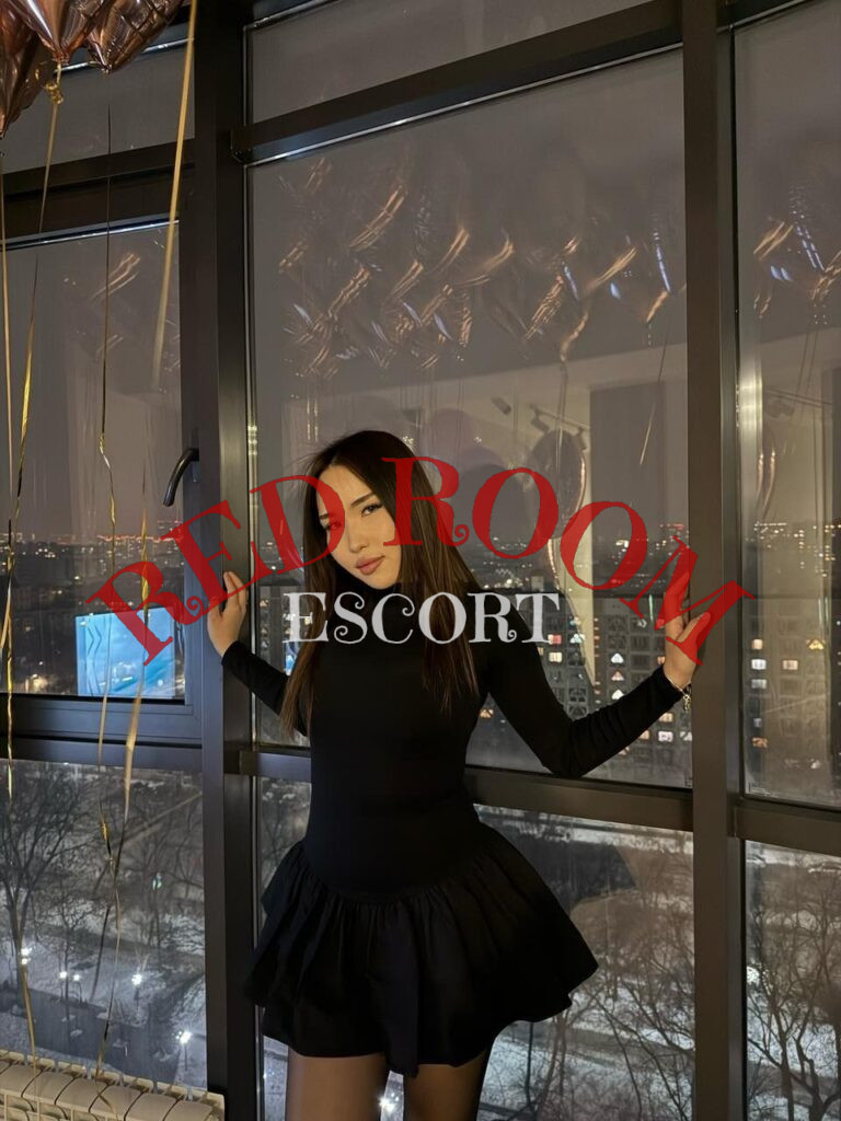 Эскортница Агата - грудь 2, рост 170 см, вес 60 кг, цвет волос Брюнетки, этничность Азиатская
