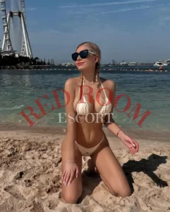 Эскортница Эванджелин - грудь 2, рост 172 см, вес 56 кг, цвет волос Блондинки