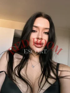 Эскортница Вайнона - грудь 3, рост 170 см, вес 60 кг, цвет волос Брюнетки
