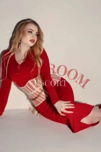 Эскортница Соланж - грудь 3, рост 174 см, вес 63 кг, цвет волос Блондинки