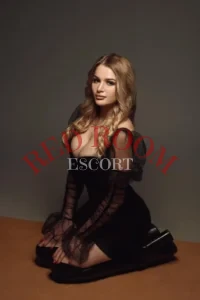 Эскортница Кристи - грудь 2, рост 167 см, вес 52 кг, цвет волос Блондинки