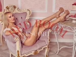 Эскортница Алета - грудь 3, рост 170 см, вес 50 кг, цвет волос Блондинки