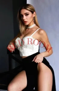 Эскортница Катрина - грудь 3, рост 172 см, вес 53 кг, цвет волос Блондинки