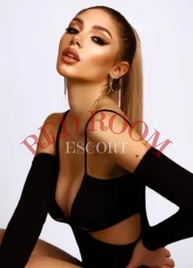 Эскортница Катрина - грудь 3, рост 172 см, вес 53 кг, цвет волос Блондинки