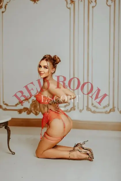 Эскортница Конфеты - грудь 1, рост 167 см, вес 54 кг, цвет волос Блондинки