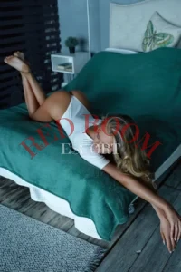 Эскортница София - грудь 3, рост 174 см, вес 52 кг, цвет волос Блондинки
