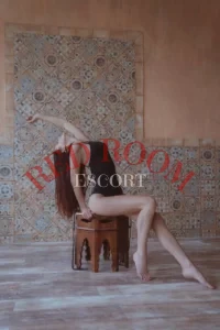 Эскортница Юлия - грудь 3, рост 173 см, вес 50 кг, цвет волос Русые
