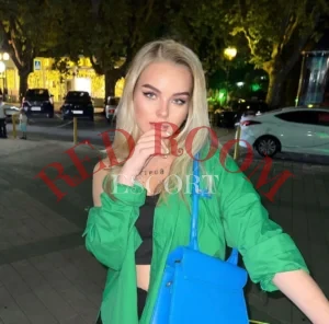 Эскортница Тася - грудь 3, рост 165 см, вес 55 кг, цвет волос Блондинки