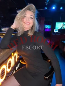 Эскортница Вероника - грудь 4, рост 173 см, вес 69 кг, цвет волос Блондинки