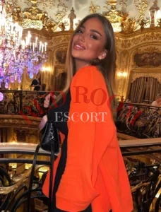 Эскортница Ирен - грудь 3, рост 165 см, вес 56 кг, цвет волос Блондинки
