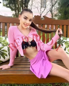 Эскортница Ассоль - грудь 3, рост 172 см, вес 52 кг, цвет волос Шатенки