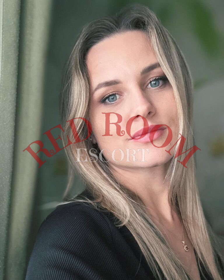 Эскортница Елиза - грудь 3, рост 165 см, вес 52 кг, цвет волос Шатенки, этничность Азиатская