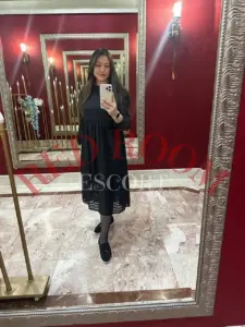 Эскортница Карина - грудь 2, рост 162 см, вес 63 кг, цвет волос Брюнетки