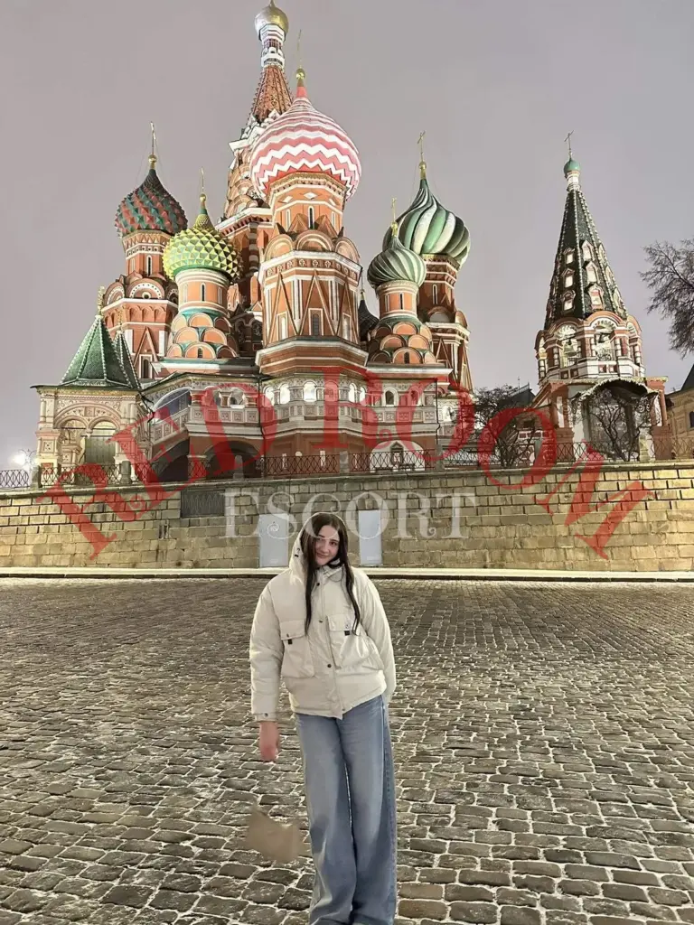 Эскортница Анна - грудь 2, рост 168 см, вес 74 кг, цвет волос Шатенки