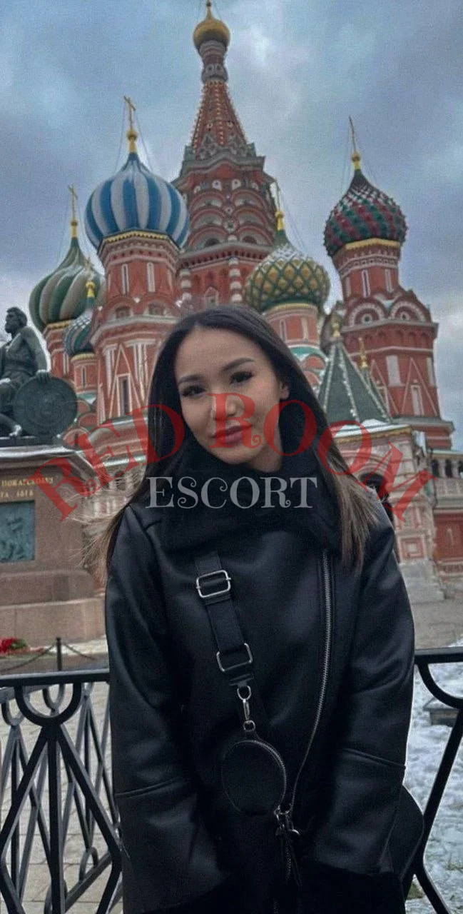 Эскортница Ману - грудь 1.5, рост 175 см, вес 55 кг, цвет волос Блондинки