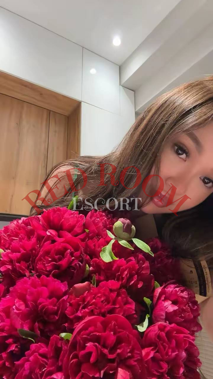 Эскортница Амель - грудь 2, рост 164 см, вес 70 кг, цвет волос Шатенки, этничность Азиатская