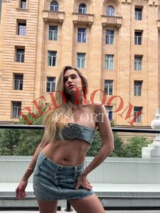 Эскортница Лана - грудь 2, рост 170 см, вес 45 кг, цвет волос Блондинки, этничность Европейская